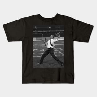 President Barack Obama throws a football Kids T-Shirt